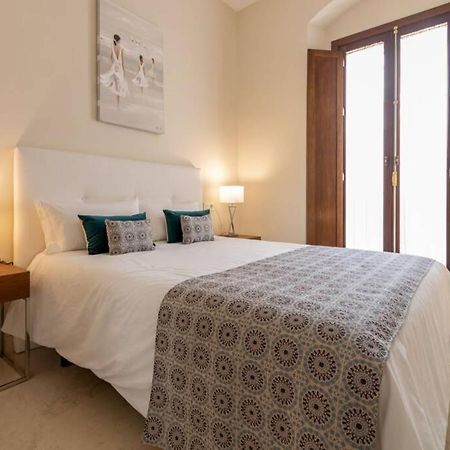 Lumbreras Deluxe Suite By Valcambre Sevilla Bagian luar foto