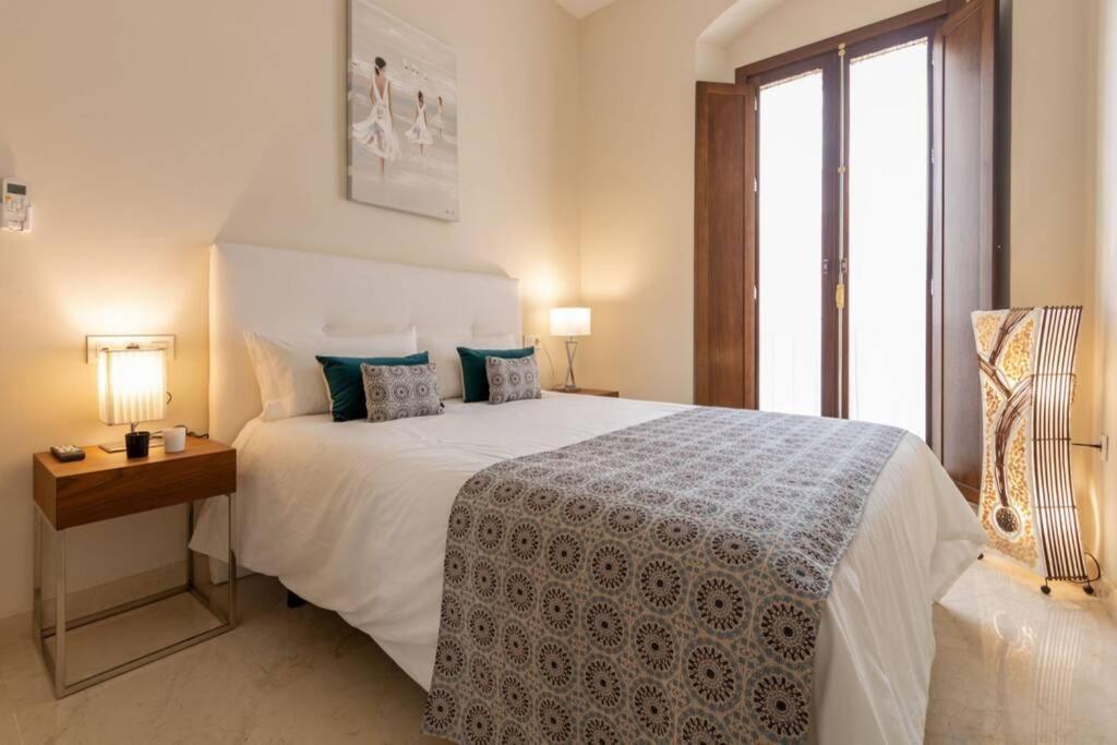 Lumbreras Deluxe Suite By Valcambre Sevilla Bagian luar foto