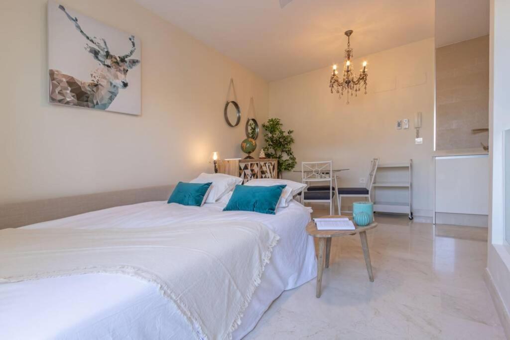 Lumbreras Deluxe Suite By Valcambre Sevilla Bagian luar foto