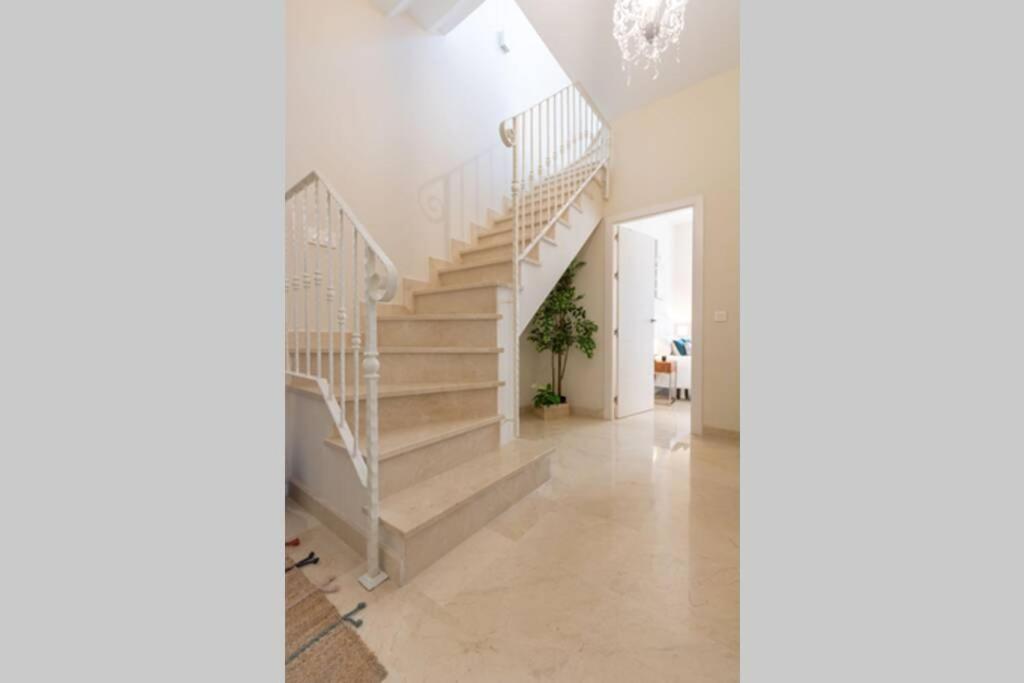 Lumbreras Deluxe Suite By Valcambre Sevilla Bagian luar foto
