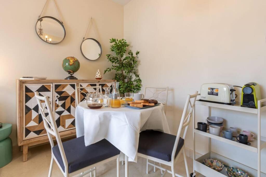 Lumbreras Deluxe Suite By Valcambre Sevilla Bagian luar foto
