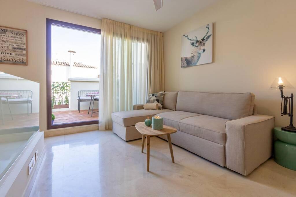 Lumbreras Deluxe Suite By Valcambre Sevilla Bagian luar foto